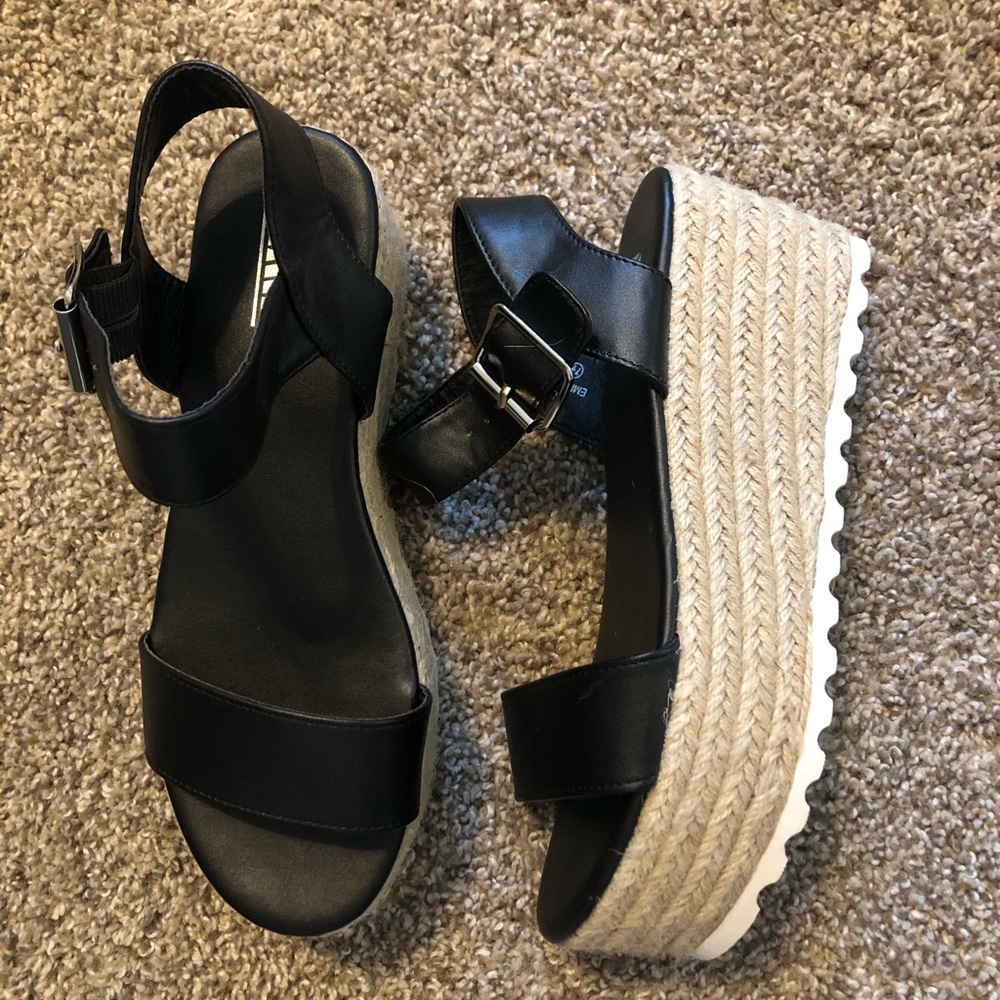 Block sandals